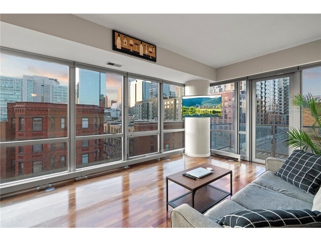 Building Photo - 929 Portland Ave Unit 401