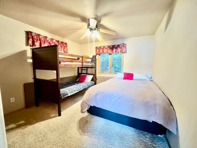 Photo - 31963 Mahood Ln