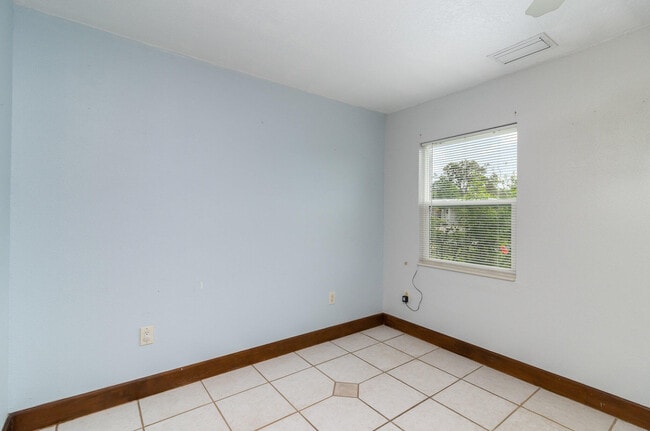 Photo - 2125 Smathers Cir S