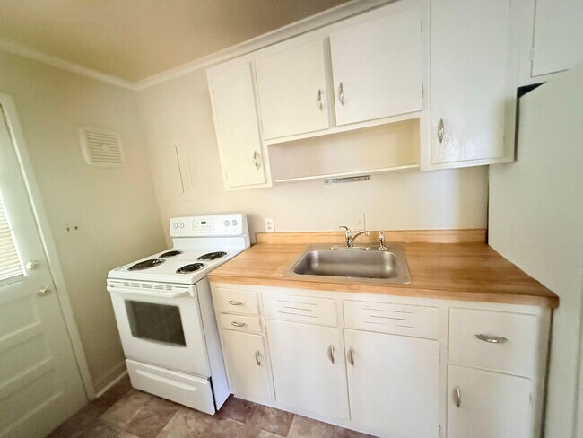 Photo - 705 Daniels St