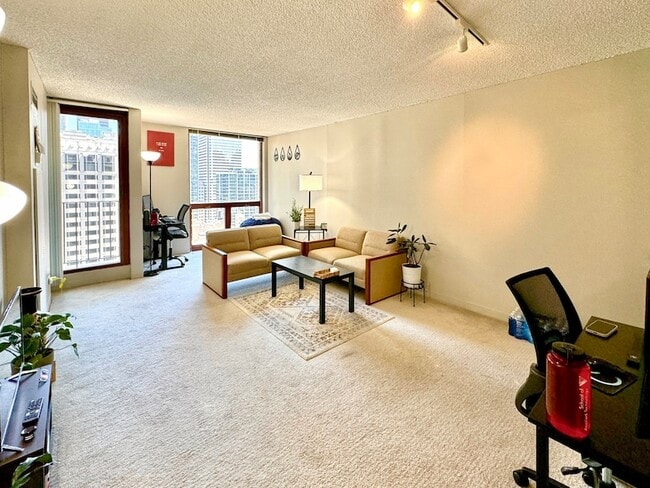 Photo - 200 N Dearborn St Unit 2605