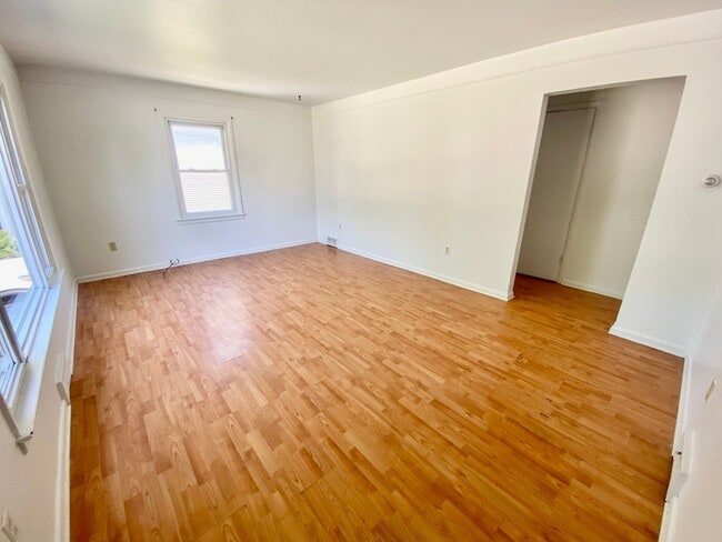 Photo - 4 bedroom house Close to EMU in Ypsilanti- Available Fall 2026