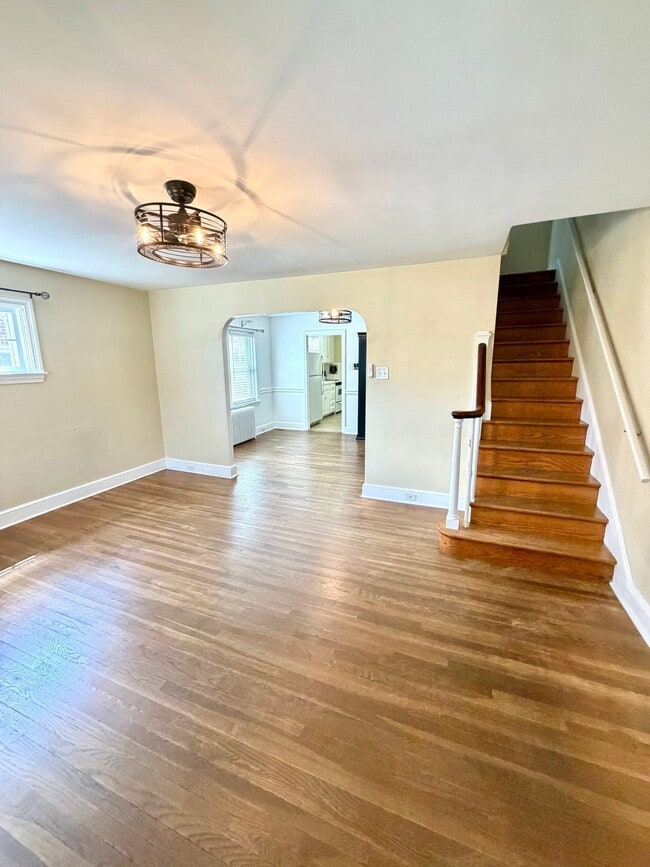 Photo - 844 E Madison St