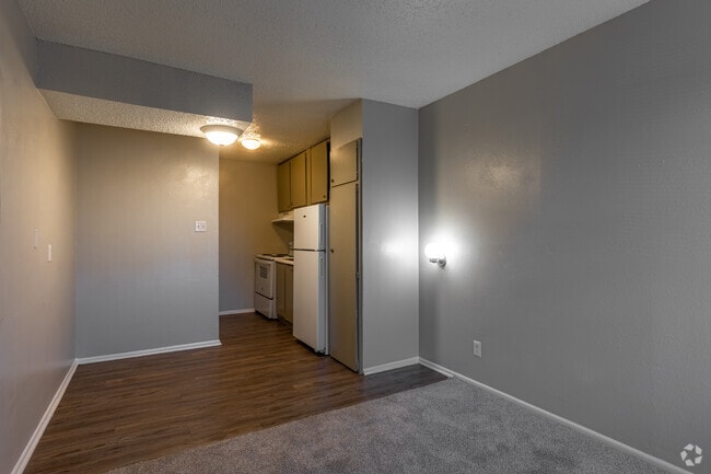 2BR, 1BA - 552SF - Living Room