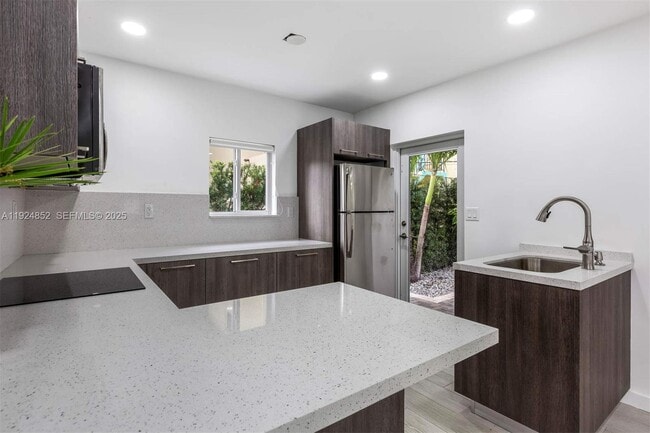 Photo - 623 NE 61st St Unit 5