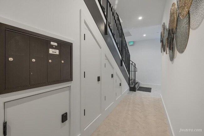 Photo - 1101 S Van Ness Ave Unit 1