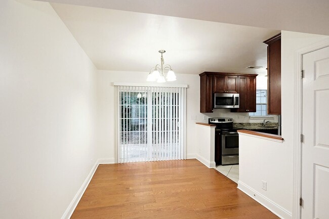 Photo - 117 Longwood Dr