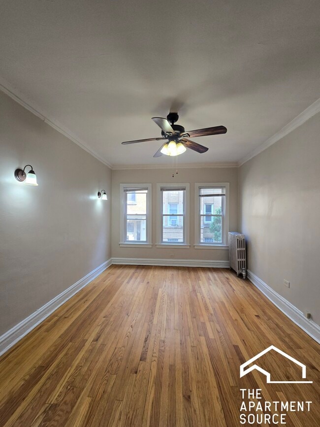 Building Photo - 4931 N Whipple St Unit 3E Rental
