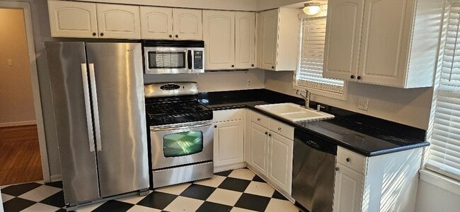 Photo - 4817 Lido Ln
