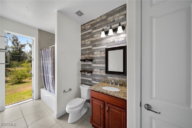 Photo - 3326 SW 8th St