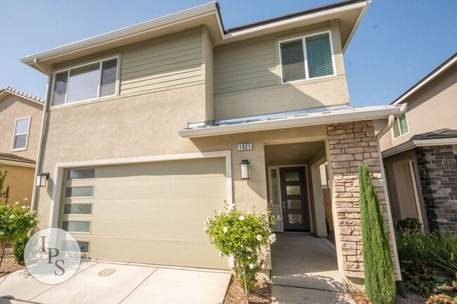 Newly Built Clovis 2-Story Home, 3BR + Den... - Newly Built Clovis 2-Story Home, 3BR + Den...