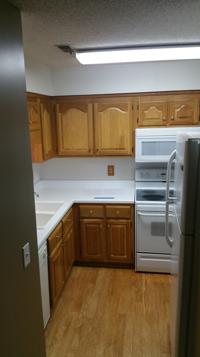 Kitchen - 760 Fox Ridge Dr Unit 760