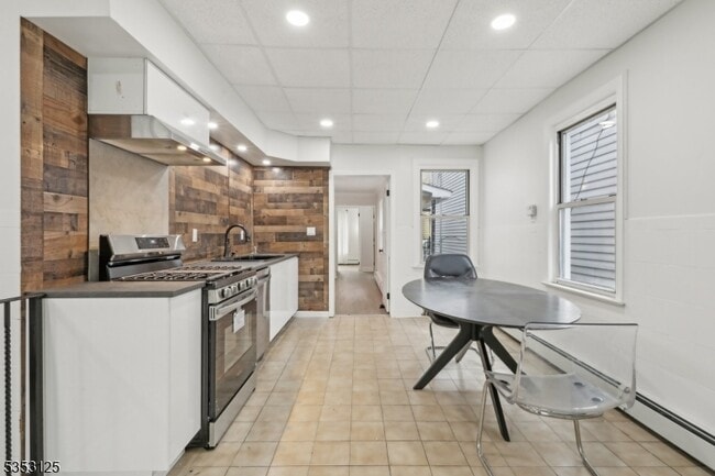 Building Photo - 72 Houston St Rental