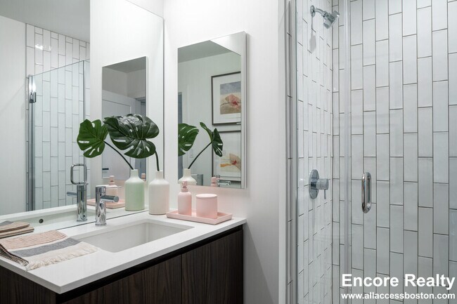 Photo - 771 Beacon St St Unidad B2-1305