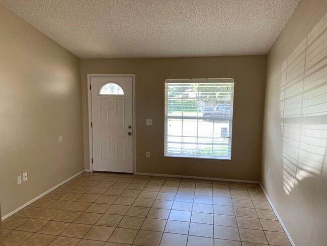 Wonderful 2 bedroom/2 bath Duplex near UCF!!! - Wonderful 2 bedroom/2 bath Duplex near UCF!!!