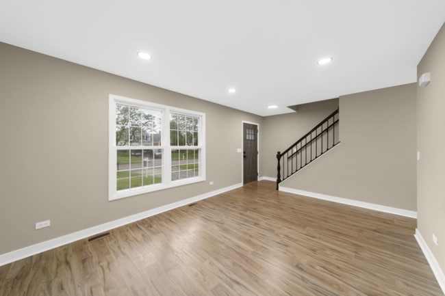 Photo - 990 Whitehall Way