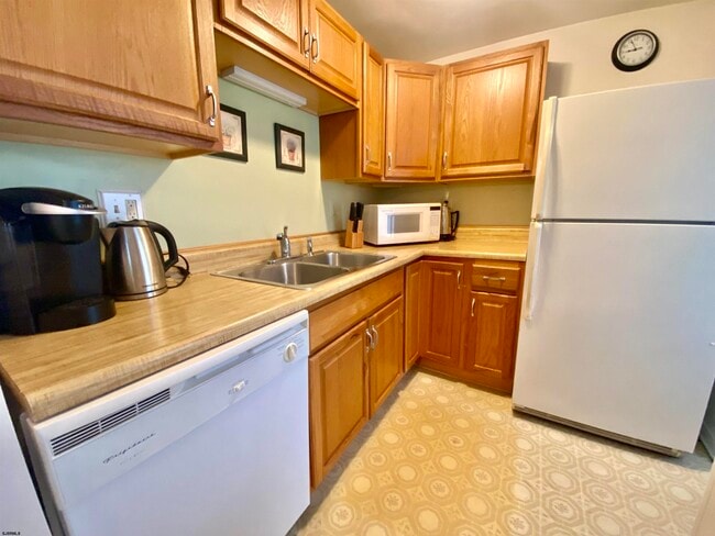 Photo - 4 Ontario Dr Unit B