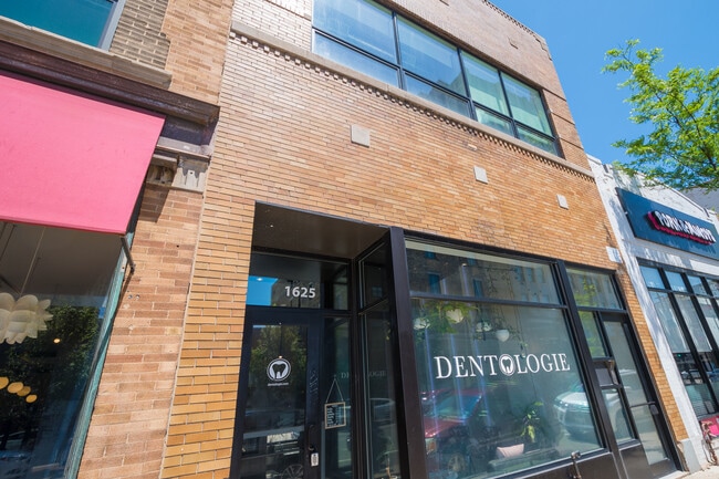 Photo - 1625 N Milwaukee