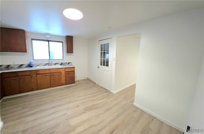 Photo - 50 Strasbourg Dr