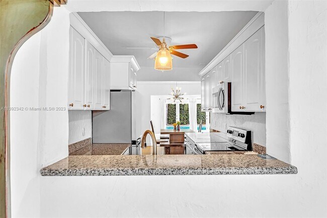 Photo - 2125 NE 15th St