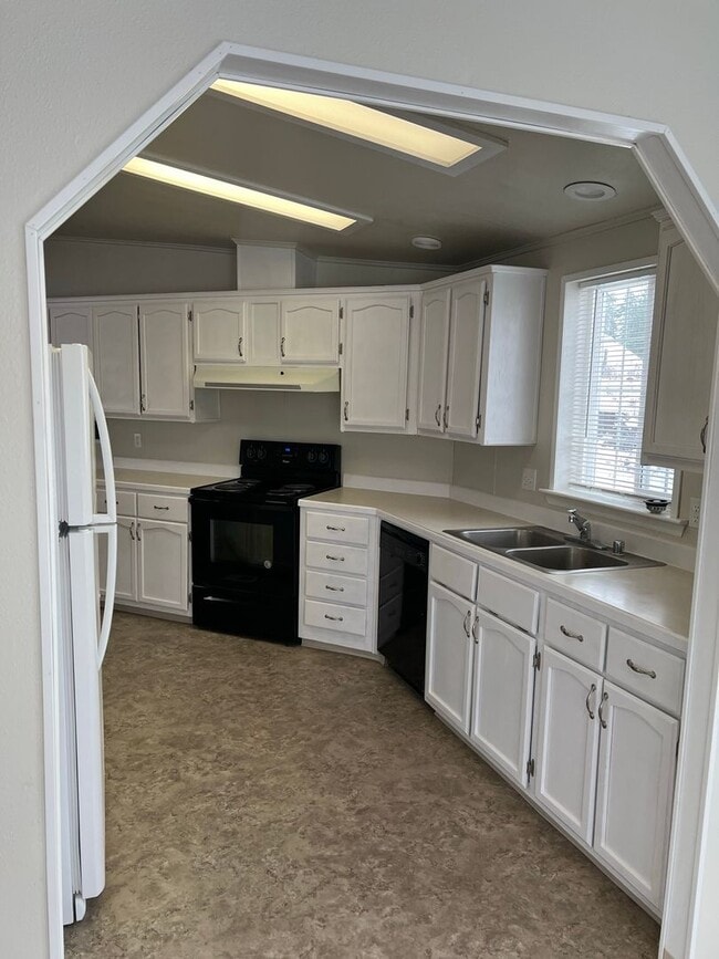 Photo - Lovely 3 bedroom home on property