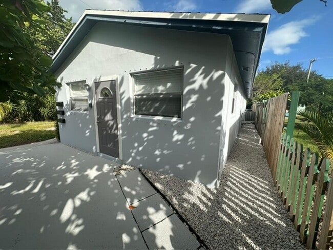 Photo - 502 S K St Lake Worth, FL 33460