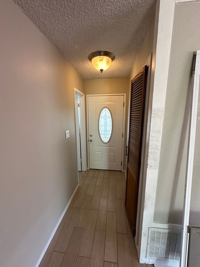 Photo - Centrally Located 3 Bedroom, 1.5 La Mesa H...