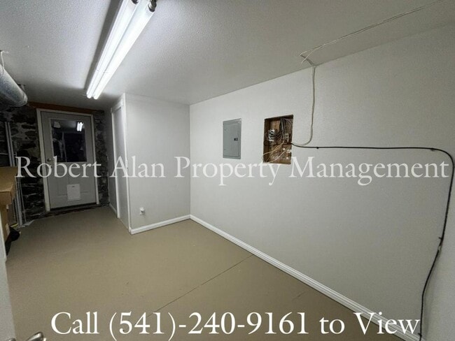 Photo - 916 SE Byers Ave