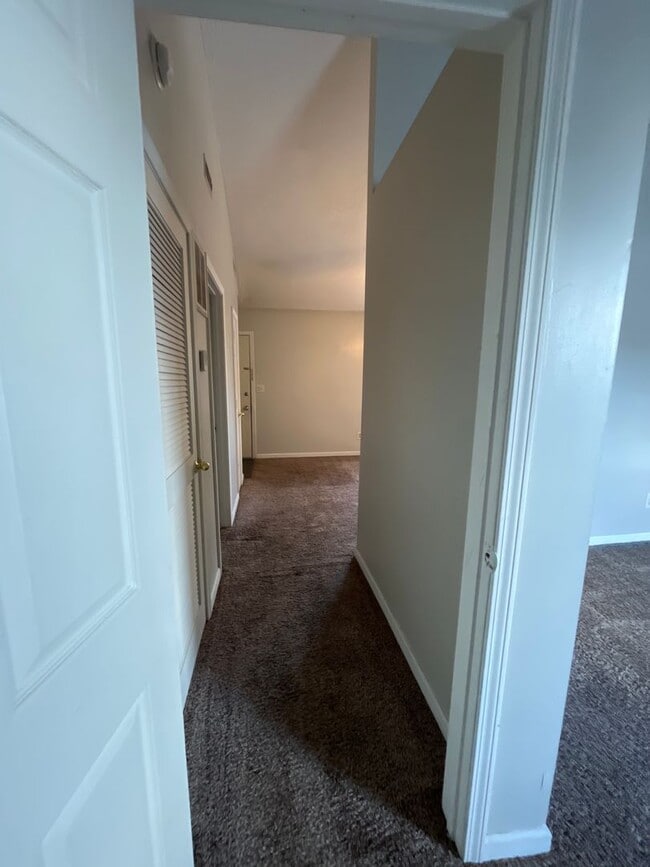 Photo - Leighton Court Apartments