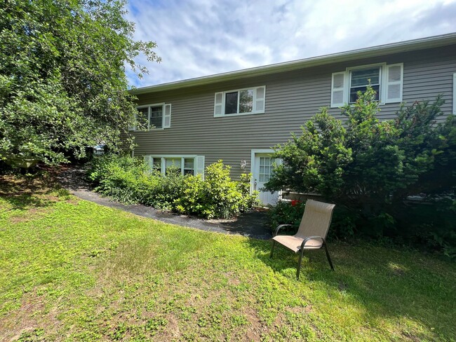 Building Photo - 45 Greer Rd Unit 1 Rental