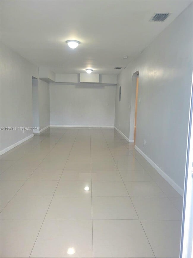 Photo - 1155 NE 113th St