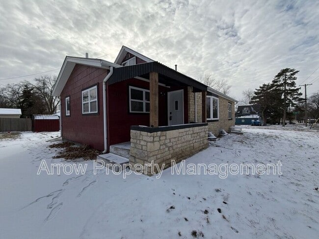 Building Photo - 6411 Adams St