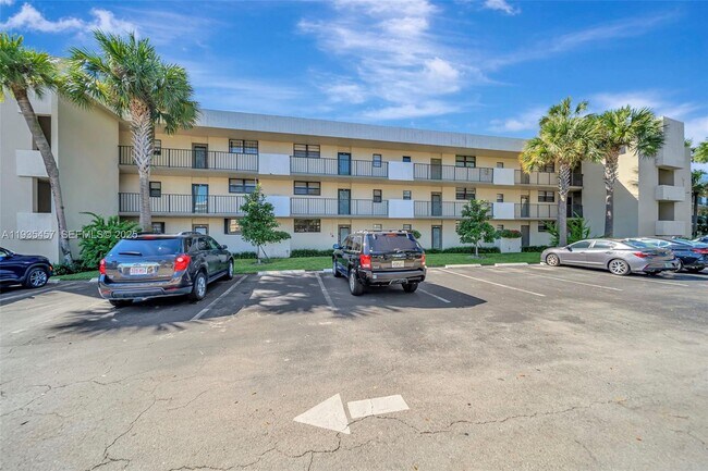 Building Photo - 2450 Deer Creek Country Club Blvd Unit 109-B