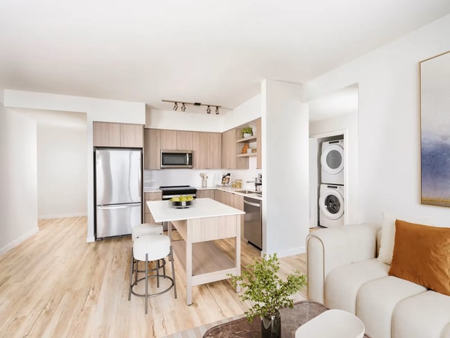 Building Photo - 300 SW 2nd Ave Unit 07301 Rental