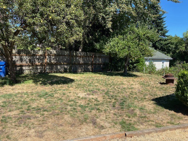 Large Backyard - 1440 21st Ave