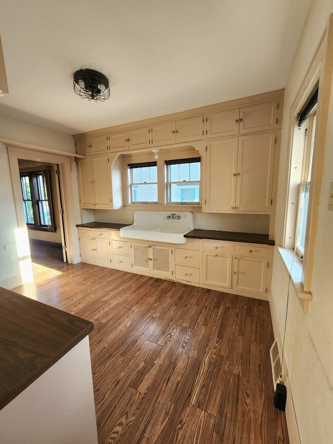 Photo - 1718 Grand Ave