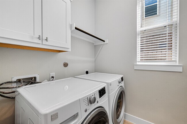 Photo - 151 Nightshade St