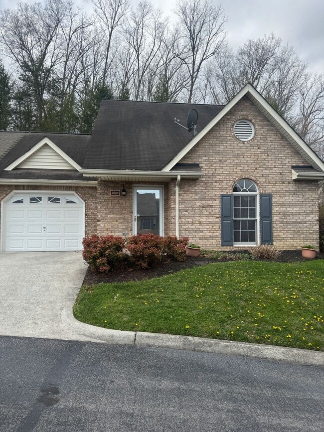 Building Photo - Awesome Townhouse of JOHN B DENNIS HIGWAY in the heart of Kingsport