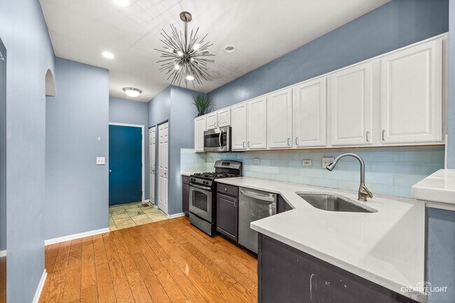 Photo - 612 Waterview Ct