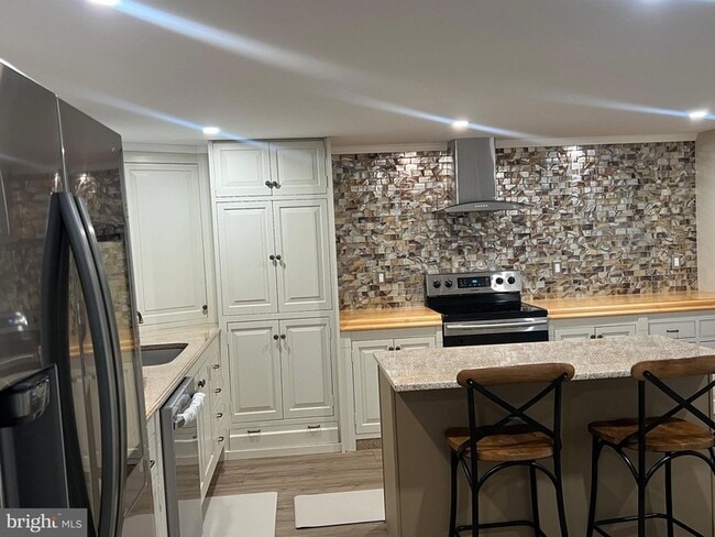 Photo - 216 Stern Cove