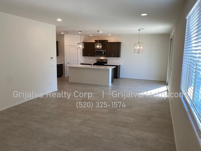 Photo - 4 Bed, 3 Bath House + Den + Loft in Gladden Farms (Moore Rd/Tangerine Farms)