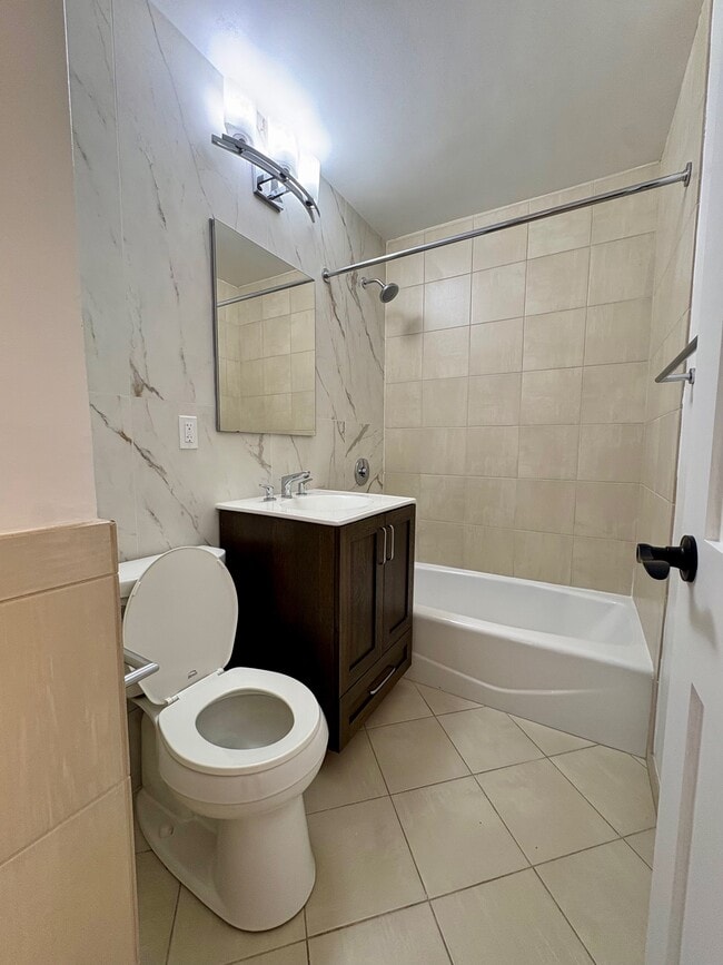 Secondary Bathroom - 360 W Wellington Ave Unit 13B
