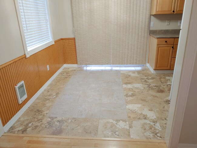 Photo - 4335 Batting St NE