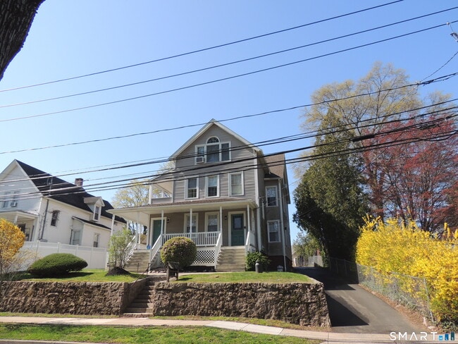 Building Photo - 56-58-58 Harrison Ave Unit 2