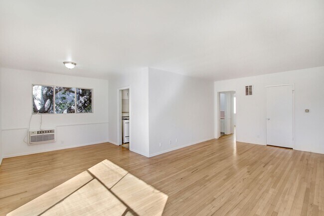 Photo - 907 S. Holt Ave - near Olympic and La Cien...