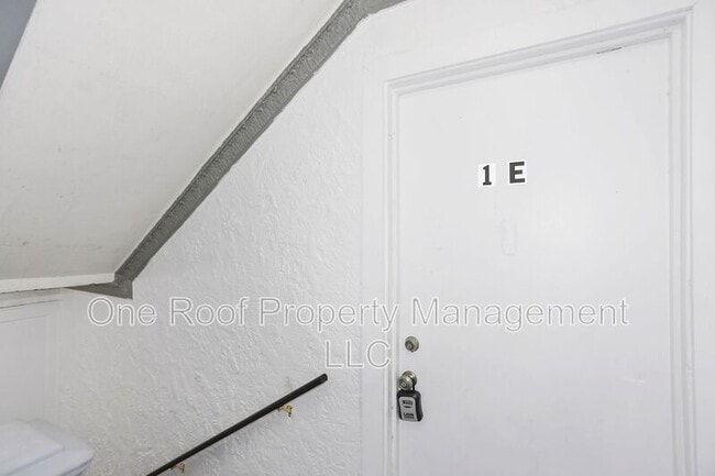 Photo - 3223-3225 E 8th St. Unit 1E
