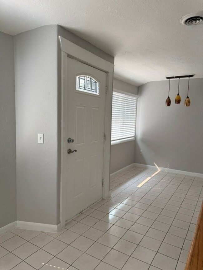 Photo - 3 Bedroom West Salem House w/ Large Fenced Backyard