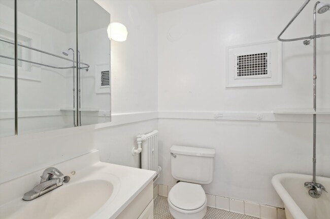 Photo - Beautiful One Bedroom, Spacious, Natural L... Unidad 08