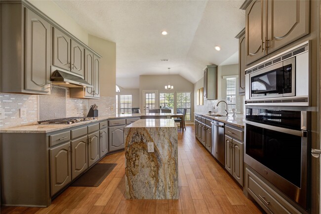 Building Photo - 1411 Pine Mills Dr Rental