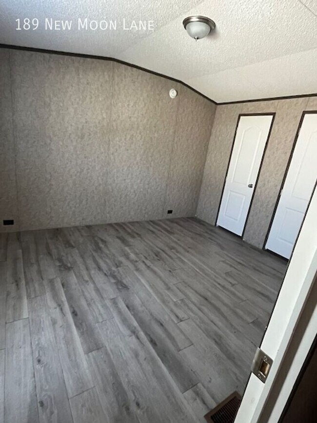 Photo - 189 New Moon Ln